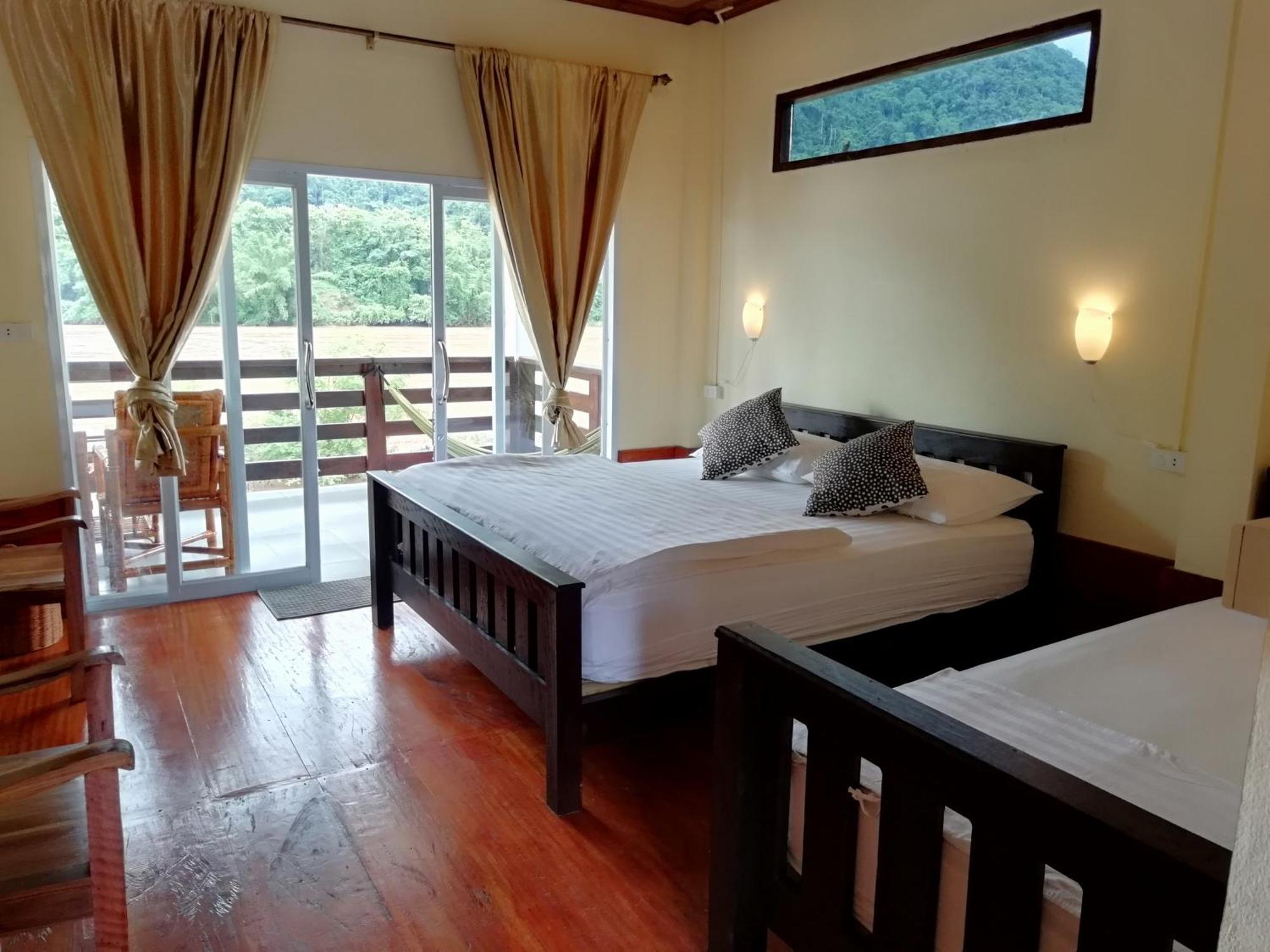 Riverview Bungalows & Gh Muang Ngoi Eksteriør billede